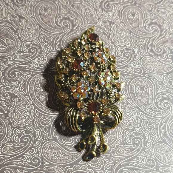 Vintage Rhinestone Enamel Bouquet Brooch Pin Gold Tone Floral Design Gift Mom - Picture 2 of 4